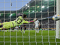 Боруссия (Менхенгладбах) - Бавария (Мюнхен) 1:2. Победный гол Матиса Теля