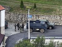 В Косово идут бои между полицией и "неизвестными вооруженными людьми"