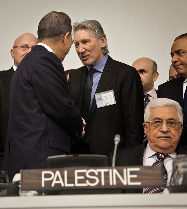 Роджер Уотерс на встрече с Генсеком ООН Пан Ги Муном и Махмудом Аббасом, 2012 год
