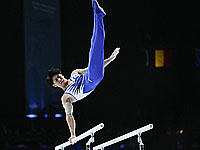 Чемпионат мира по спортивной гимнастике. В многоборье победил японец. Украинец занял второе место, израильтянин - 18-е