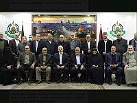 На этой фотографии показано политбюро ХАМАСа. Глава совета Шуры ХАМАСа Усама аль-Мазини сидит крайним справа. 16.10.20123 он был уничтожен.
