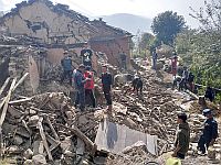 Жертвами землетрясения в Непале стали десятки людей