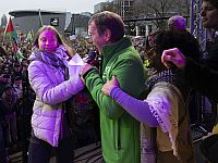 Скандал во время акции экоактивистов в Амстердаме: один из участников возмутился пропалестинским политическим выступлением Греты Тунберг