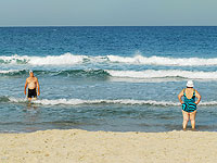 Снят запрет на купание на пляжах Тель-Авива, Бат-Яма и Герцлии