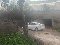 Тело женщины обнаружено в автомобиле на пустыре в Галилее, полиция подозревает убийство