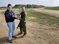 Около границы Газы военные нашли старинную ступу
