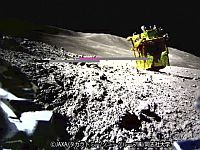 Восстановлена связь с севшим на Луну японским зондом