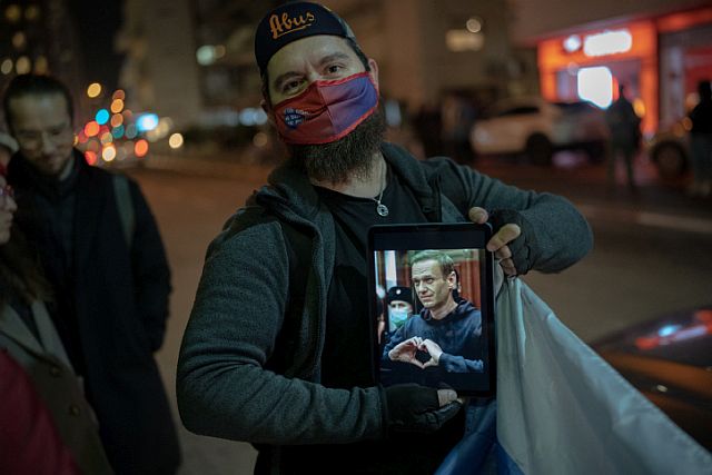 "Убийцы и палачи". Акция в память о Навальном около посольства РФ в Тель-Авиве. Фоторепортаж