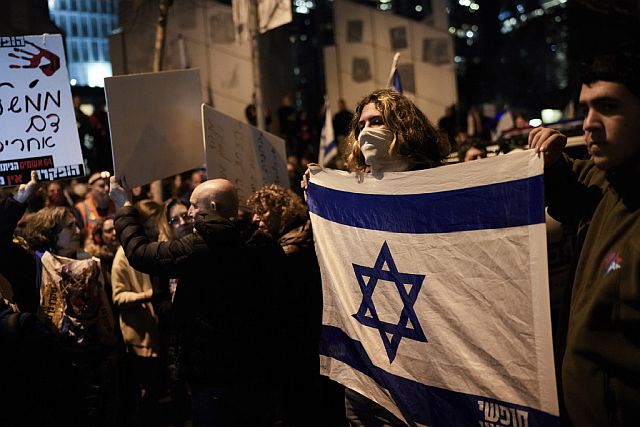 Акции протеста в Израиле: против Нетаниягу, за освобождение заложников. Фоторепортаж
