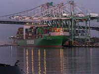 США вложат $20 млрд в замену китайских портовых кранов