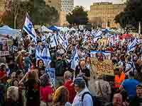 Третий вечер подряд возле Кнессета проходят антиправительственные демонстрации