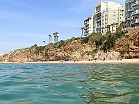 Пляжи Израиля в ближайшие выходные: где нет медуз, где вероятность встречи с ними выше