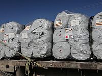 Содержимое более 600 грузовиков гуманитарной помощи ждет в Газе, когда ООН заберет его