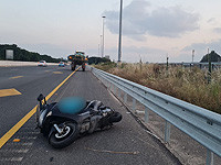 На 444-й трассе в результате столкновения с трактором пострадал мотоциклист