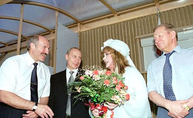 C президентами России, Белоруссии и Украины на международном фестивале «Славянский базар», 2001