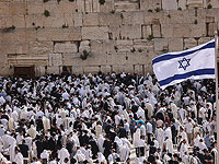 У Стены Плача в Иерусалиме проходит церемония благословения коэнов
