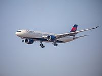 Boeing 767 компании Delta Airlines, вылетевший из Нью-Йорка, экстренно вернулся в аэропорт