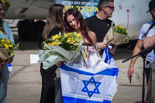 Возвращение Эден Голан в Израиль после финала "Евровидения". Фоторепортаж
