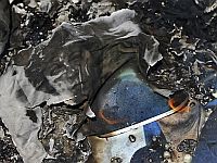 В соцсетях появились фото солдата на фоне горящих книг в университете "Аль-Акса"