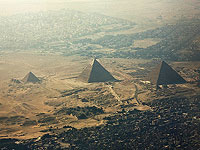 Древние египтяне подвозили каменные блоки для пирамид по рукаву Нила, ныне занесенному песками