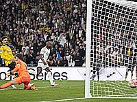 Через минуту Винисиус Жуниор принял мяч в штрафной и удвоил преимущество "Реала" 0:2
