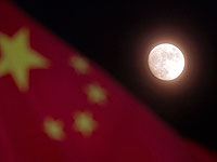 С Луны во Внутреннюю Монголию: китайский зонд начал возвращение к Земле