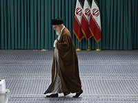Хаменеи объявил в Иране пятидневный траур и подтвердил полномочия Мохбара