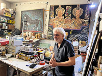 Башир, художник из Дриджата: "Религиозные фанатики самые опасные. Религия – это опиум народа". Интервью