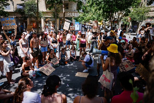 "Марш шлюх" в Иерусалиме: за права женщин и против войны. Фоторепортаж