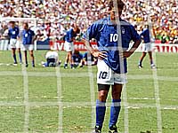 Во время матча Испания - Италия ограбили легендарного Роберто Баджо. Футболист ранен