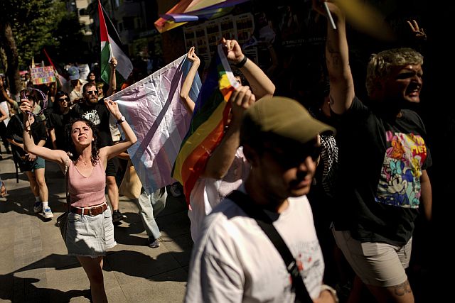 "Парад гордости" в Стамбуле: несмотря на запрет. Фоторепортаж