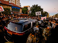В Иерусалиме толпа "харедим" атаковала автомобиль министра строительства