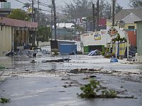 Ямайка готовится к удару смертоносного урагана "Берил"