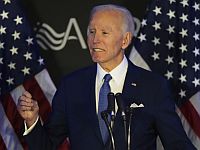 Байден против Трампа: "Сначала стреляет, потом целится"
