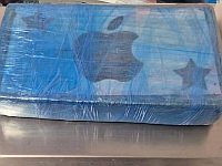 Полиция изъяла "кирпич" метамфетамина, стилизованный под гаджет от Apple