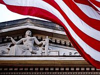 Суд в США заблокировал "взаимные" пошлины Трампа