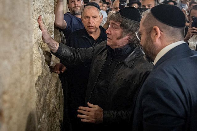 Президент Аргентины вновь посетил Стену Плача в Иерусалиме. Фоторепортаж
