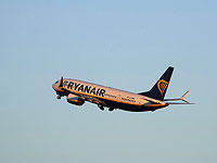 Самолет компании Ryanair загорелся в аэропорту острова Майорка
