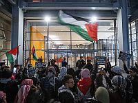 Акция в поддержку Газы около здания The New York Times