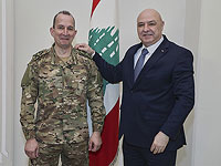 Джозеф Аун (справа) с главнокомандующим ливанской армией генералом Рудольфом Хейкалом
