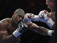 Усик нокаутировал Дюбуа и стал абсолютным чемпионом мира по боксу