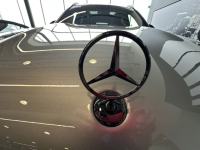 Министр экономики Нир Баркат стал владельцем одного из самых дорогих автомобилей в Израиле
