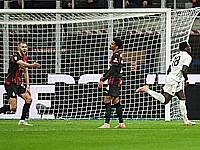 На 86-й минуте арендованный у "Фиоренетины" Мбала Нзола вышел один на один 1:2