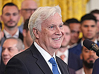 Владельцы клубов НБА одобрили продажу "Лос-Анджелес Лейкерс" Марку Уолтеру