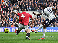 "Тоттенхэм" и "Манчестер Юнайтед" сыграли вничью 2:2