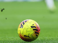 Десятый тур начался. "Апоэли" сыграли вничью