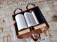 Когда Бог стал царем? Известный библеист объясняет, почему в Торе нет "коронации Бога"