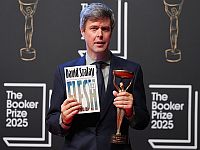 Букеровская премия-2025: победил Дэвид Селей с романом "Плоть"