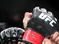 UFC в Катаре. Царукян "задушил" Хукера