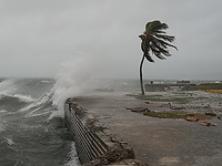 Ураган "Мелисса" прошлась по Ямайке и двинулась на Кубу. Фоторепортаж